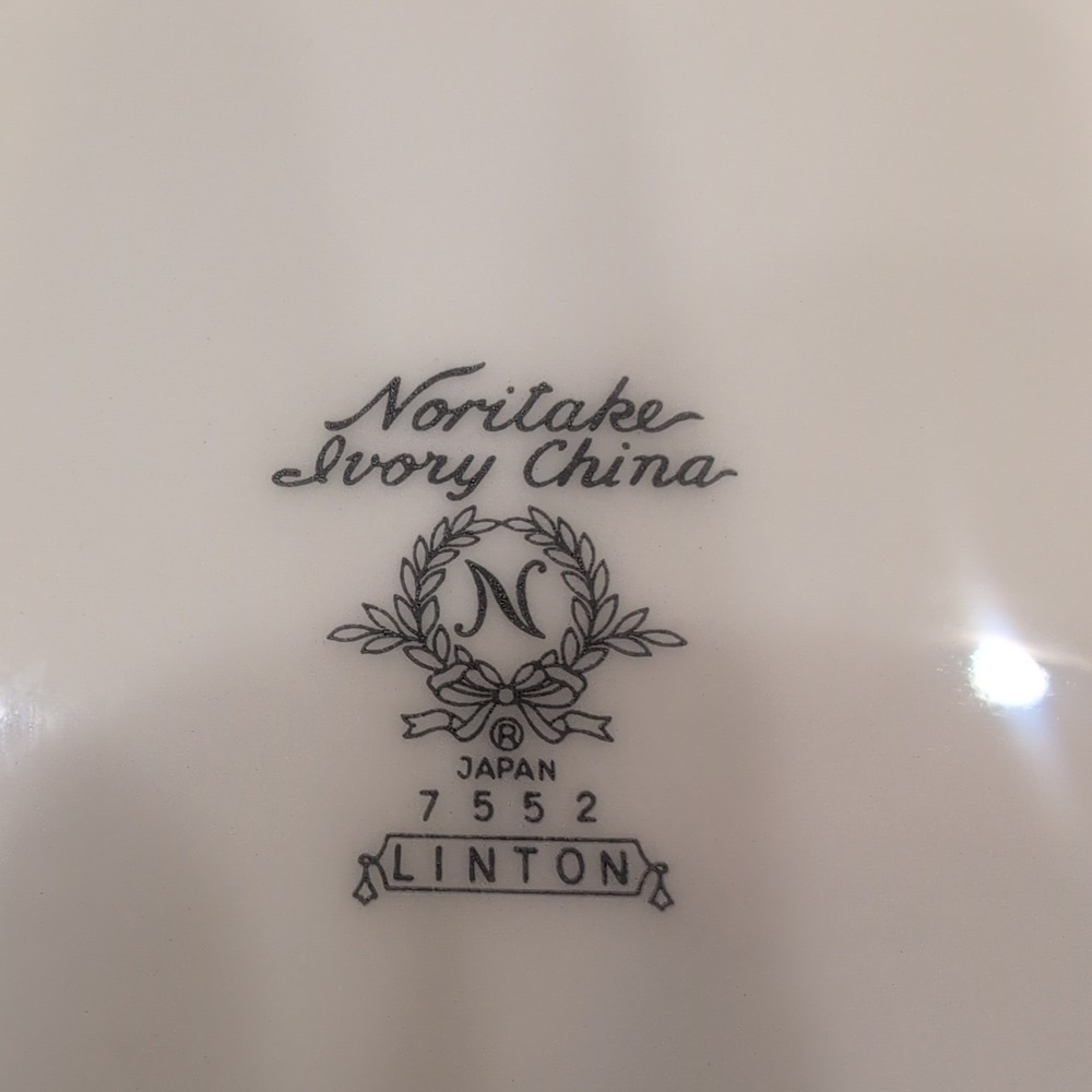 Noritake Ivory China Linton 7552 Soup Bowl Gold Trim Made in Japan Creamy White - Picture 5 of 5